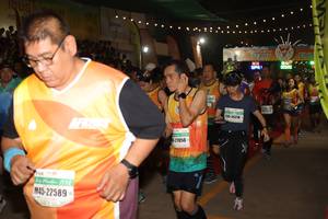 BIB: 00990, 21050, 22589
                            <button type="button" onclick="openModal(9884200)" class="btn btn-primary btn-sm float-right btn-popup" data-toggle="modal" data-target=".modal-high-quality">
                        <i class="fas fa-shopping-cart"></i> Add to Cart
                    </button>
                                            <button type="button" onclick="isThisMe(9884200, true)" class="btn btn-success btn-sm float-right btn-popup btn-isme hidden" data-toggle="tooltip" data-placement="bottom" title="นี่คือรูปของคุณใช่ไหม คลิกที่นี่เพื่อเอาเข้าอัลบั้ม">
                        <i class="fas fa-plus"></i> Add to album
                    </button>
                    <button type="button" onclick="isThisMe(9884200, false)" class="btn btn-warning btn-sm float-right btn-popup btn-isnotme hidden">
                        <i class="fas fa-ban"></i> Remove from album
                    </button>